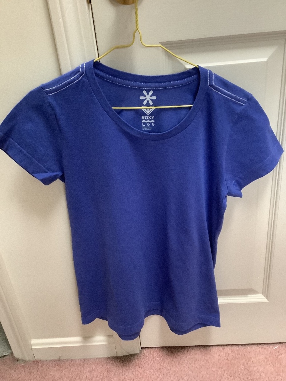 Roxy royal blue T. Size large